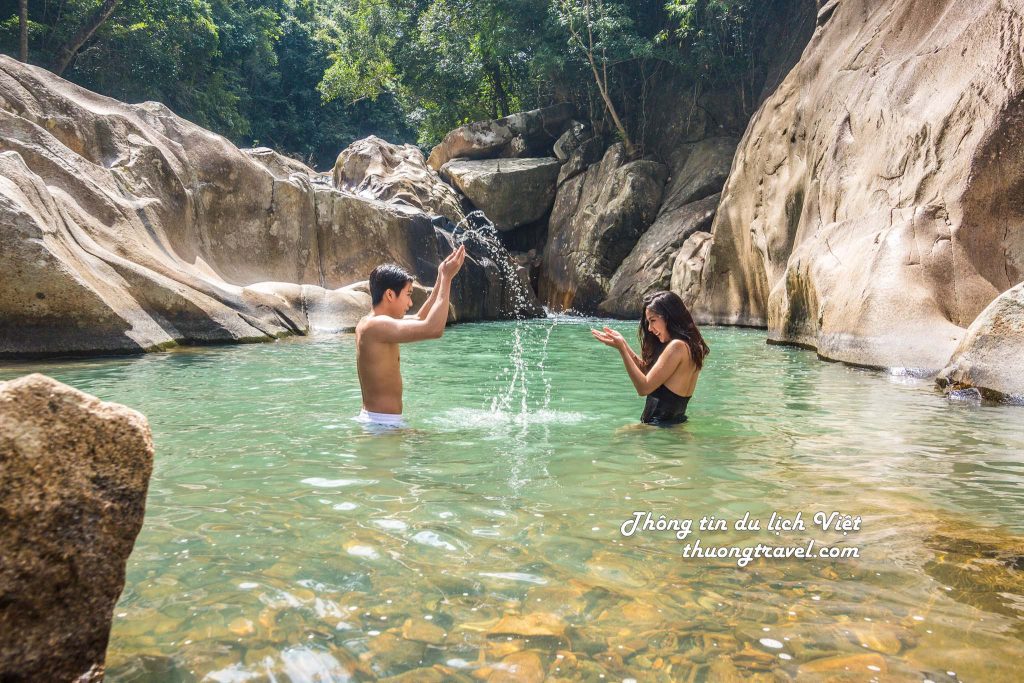 review khu du lịch Ba Hồ Nha Trang
